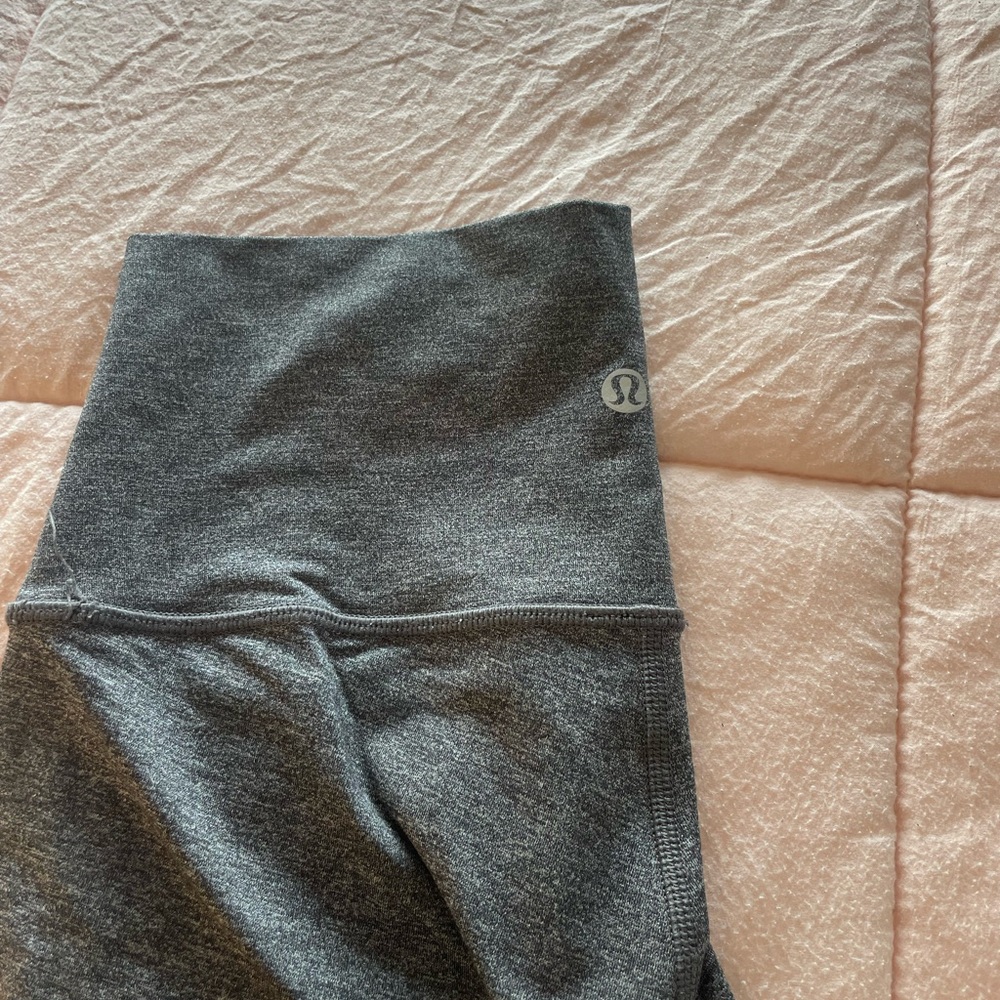 lululemon athletica Gray Leggings slightly cropped